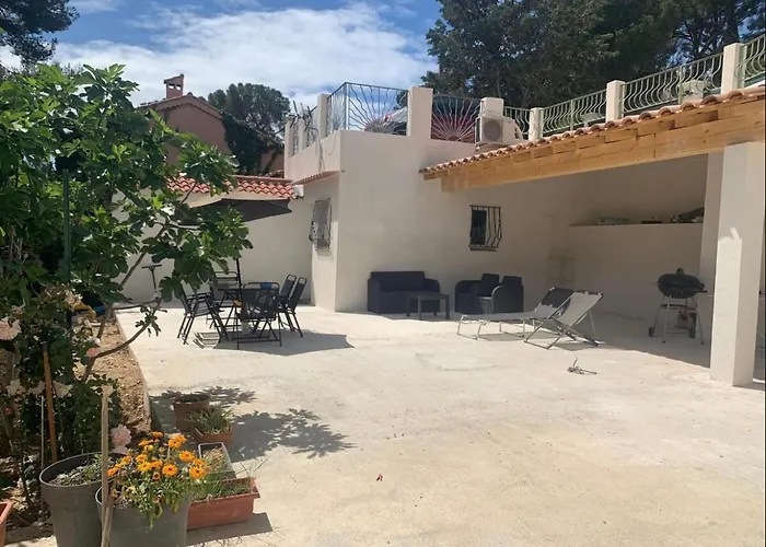 Maison De * טולון